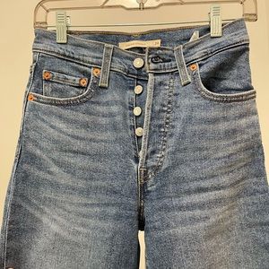 Levi’s Ribcage Straight Jean